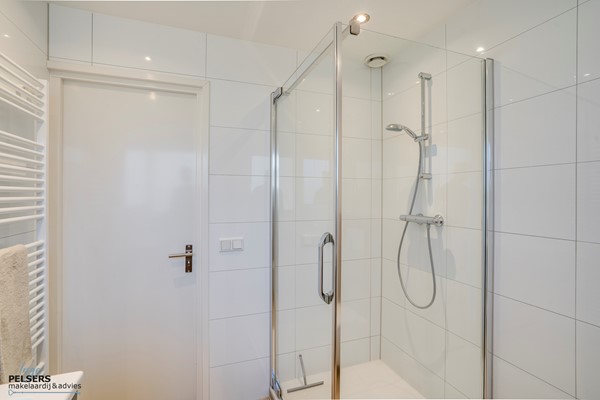 Medium property photo - Gouverneur Van Hovelllaan 28, 5953 CV Reuver